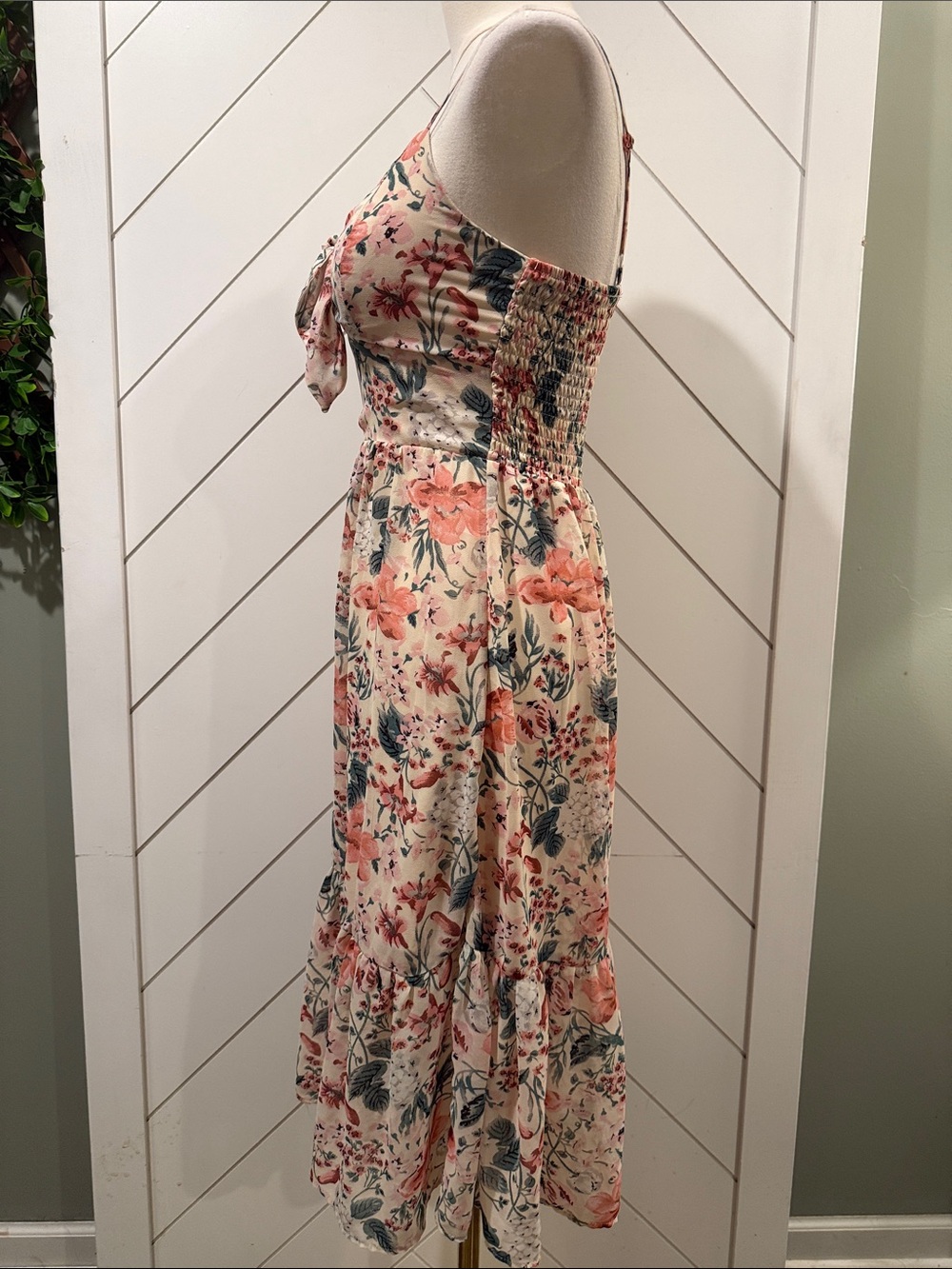 Wildflower Romance Midi Dress - Picture 9 of 11